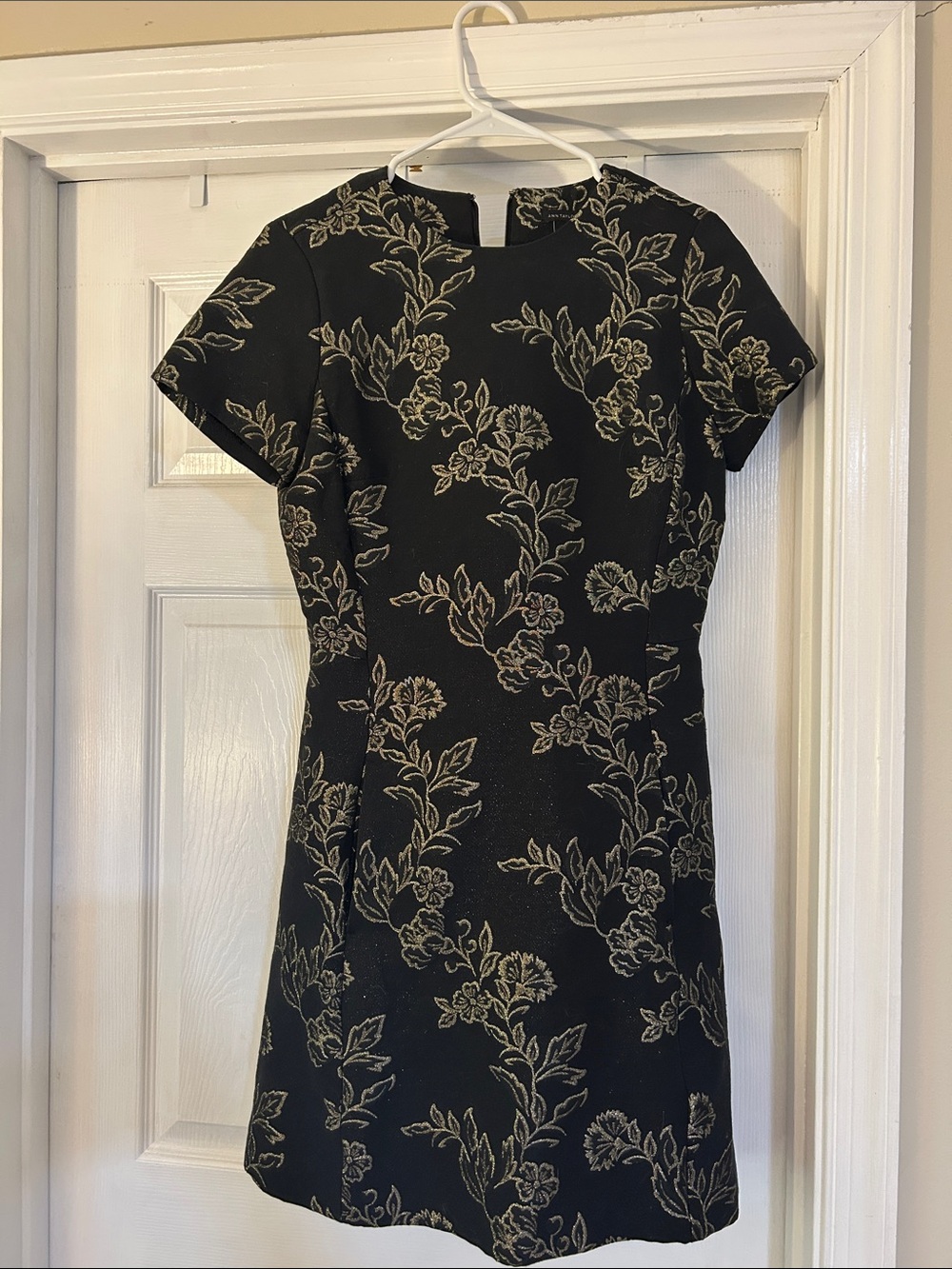 Ann Taylor Size 2 Black Floral Sheath Dress with Metallic Gold Detailing